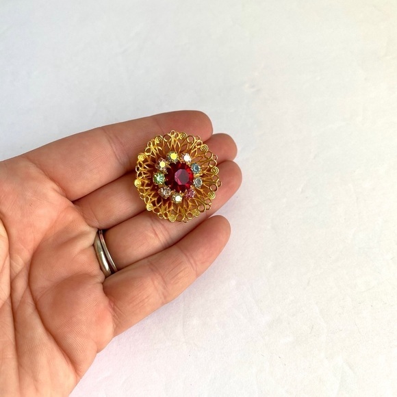 Vintage Red Aurora Borealis Crystal Brooch Pin - Picture 7 of 8